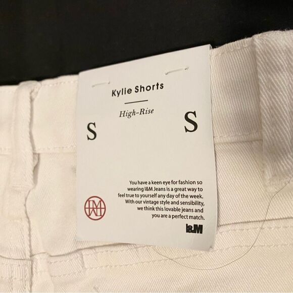 NWT I & M Jeans Kylie high-rise distressed white denim shorts size S stretch - Picture 4 of 6